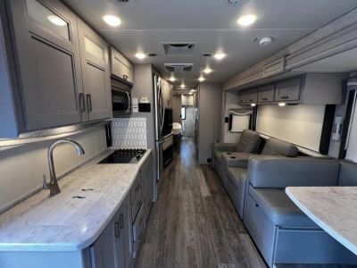 2023 Thor Motor Coach PASADENA - Photo 4