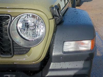 2026 Jeep Wrangler — photo 10 view