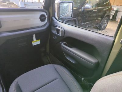 2026 Jeep Wrangler — photo 17 view