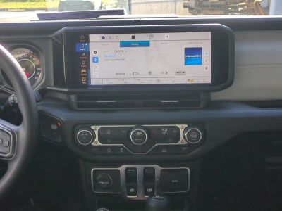 2026 Jeep Wrangler — photo 18 view