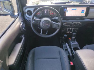 2026 Jeep Wrangler — photo 16 view