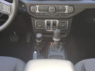 2026 Jeep Wrangler — photo 19 view