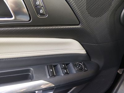 2024 Ford Mustang - Photo 12