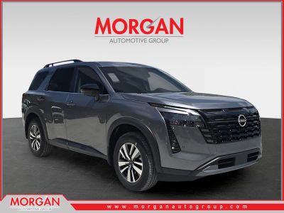 2026 Nissan Pathfinder SL — front three-quarter view