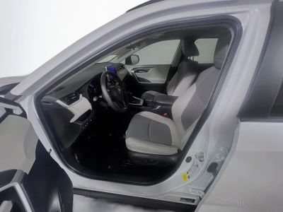 2025 Toyota RAV4 Hybrid — photo 12 view