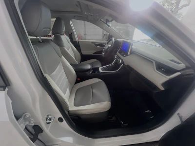 2025 Toyota RAV4 Hybrid — photo 28 view