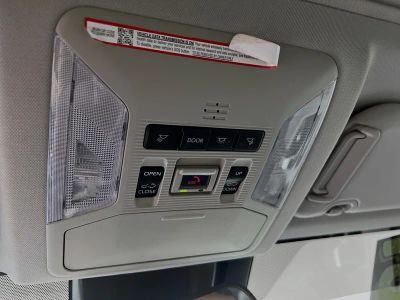 2025 Toyota RAV4 Hybrid — photo 18 view