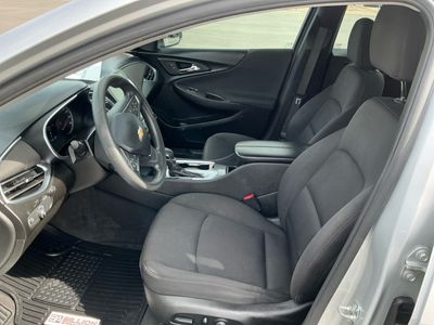 2021 Chevrolet Malibu — photo 9 view
