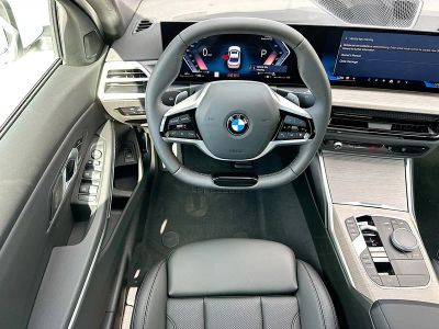 2025 BMW 3 Series — photo 19 view