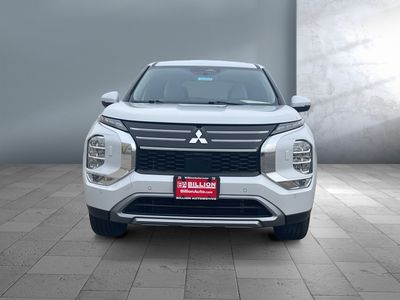 2025 Mitsubishi Outlander - Photo 2