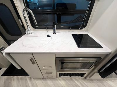 2026 Thor Motor Coach COMPASS GO - Photo 7