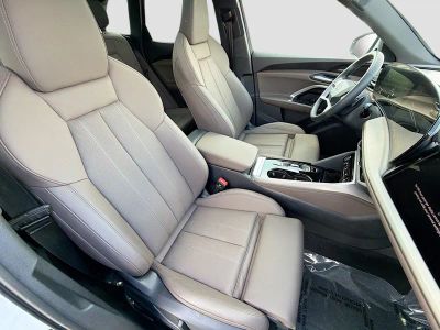 2025 Audi Q5 — photo 14 view