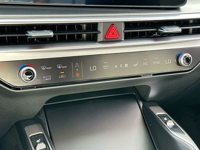 2026 Kia Sorento Hybrid - Photo 16