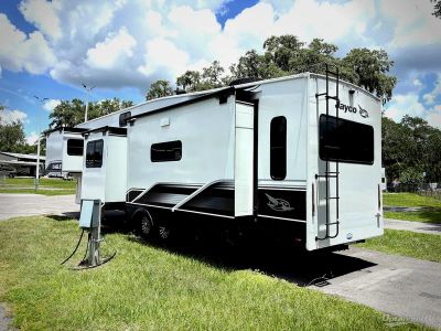 2025 Jayco Eagle — rear three-quarter view