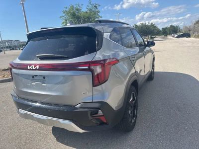 2024 Kia Seltos — photo 10 view