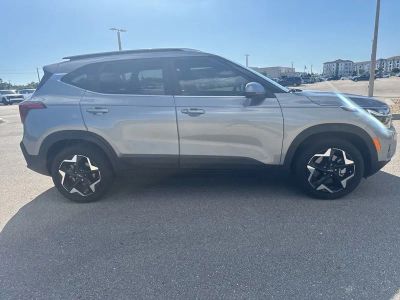 2024 Kia Seltos — photo 7 view