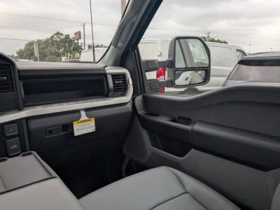 2026 Ford F-350SD — photo 16 view