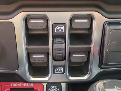 2026 Jeep Wrangler — photo 25 view