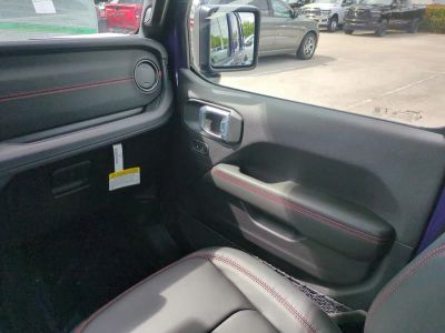 2026 Jeep Wrangler — photo 17 view