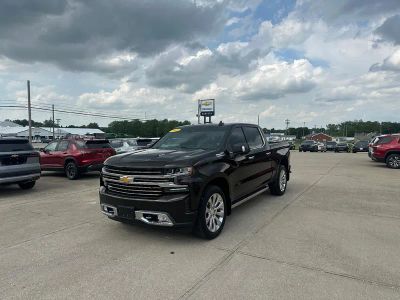 2019 Chevrolet Silverado 1500 — rear three-quarter view