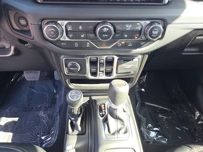 2026 Jeep Gladiator - Photo 15