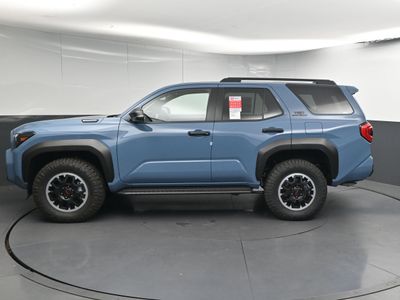 2025 Toyota 4Runner i-FORCE MAX TRD Off-Road i-FORCE MAX SUV - Photo 7