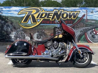 2015 Indian Motorcycle® Chieftain® Indian Red/Thunder Black — front three-quarter view