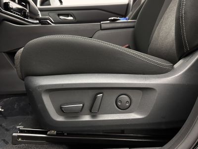2025 Nissan Rogue - Photo 12