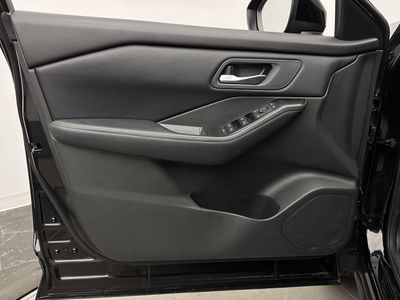 2025 Nissan Rogue - Photo 9