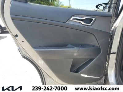 2025 Kia Sportage — photo 12 view