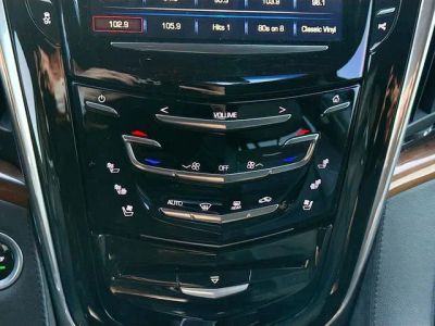 2017 Cadillac Escalade — photo 35 view