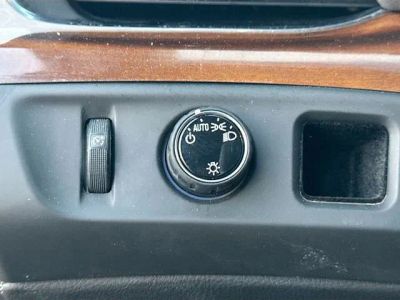 2017 Cadillac Escalade — photo 36 view