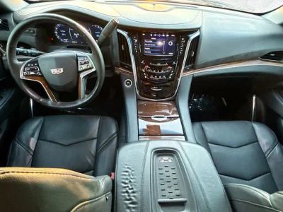 2017 Cadillac Escalade — photo 17 view