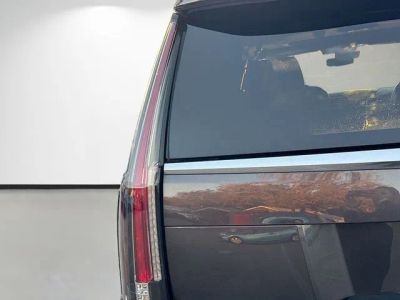 2017 Cadillac Escalade — photo 10 view