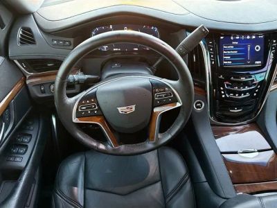 2017 Cadillac Escalade — photo 18 view