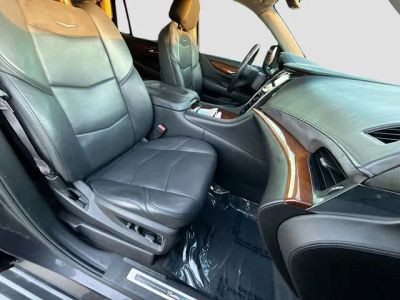 2017 Cadillac Escalade — photo 16 view