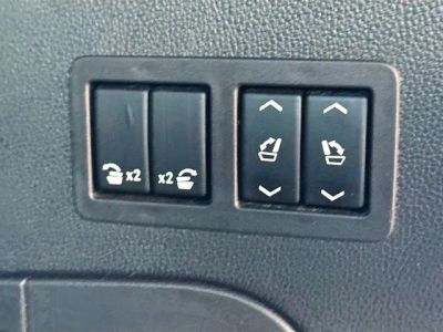 2017 Cadillac Escalade — photo 14 view