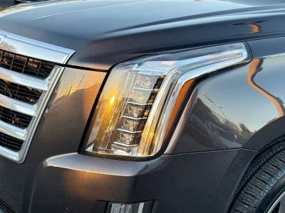 2017 Cadillac Escalade — photo 9 view