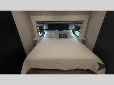 2026 Jayco Pinnacle - Photo 23