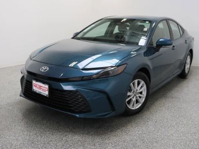 2025 Toyota Camry FWD - Photo 2