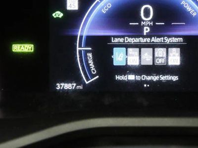 2025 Toyota Camry FWD - Photo 38