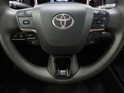 2025 Toyota Camry FWD - Photo 23
