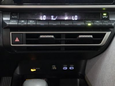 2025 Toyota Camry FWD - Photo 19
