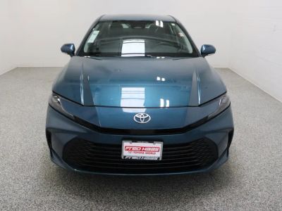 2025 Toyota Camry FWD - Photo 3
