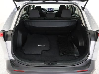 2025 Toyota RAV4 FWD - Photo 32