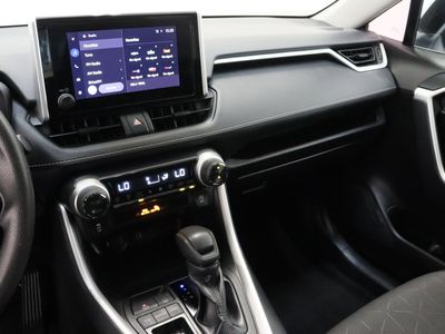 2025 Toyota RAV4 FWD - Photo 16