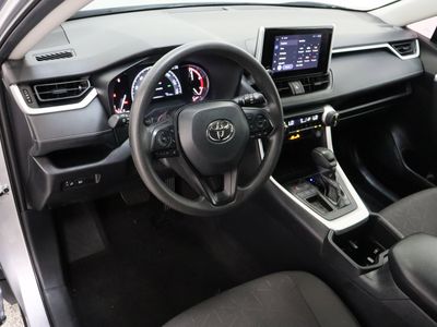 2025 Toyota RAV4 FWD - Photo 13