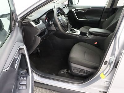2025 Toyota RAV4 FWD - Photo 14