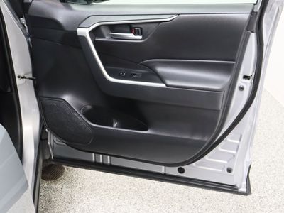 2025 Toyota RAV4 FWD - Photo 35