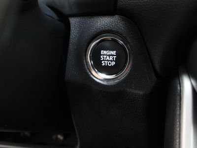 2025 Toyota RAV4 FWD - Photo 18